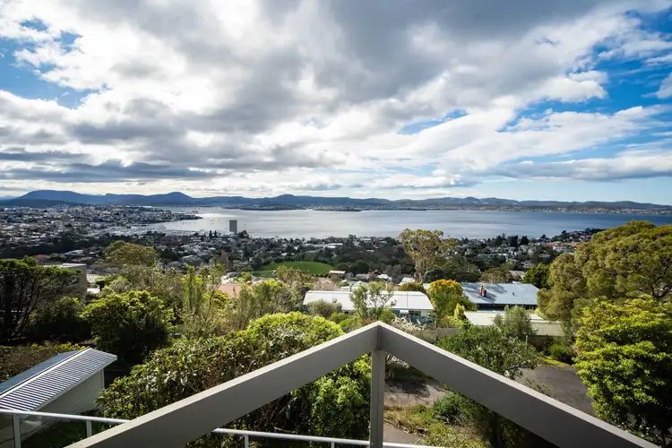 18 Birngana Avenue, Sandy Bay TAS 7005