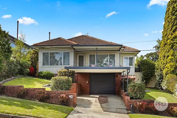 7 Forshaw Avenue, Peakhurst NSW 2210
