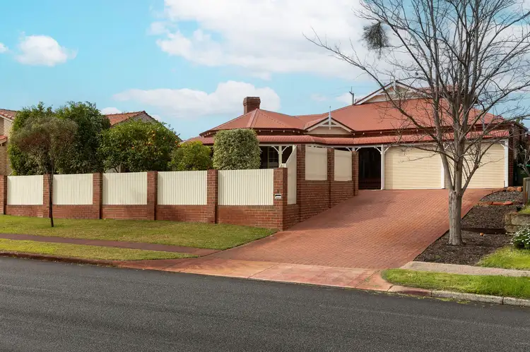 8 Kirwan Way, Winthrop WA 6150