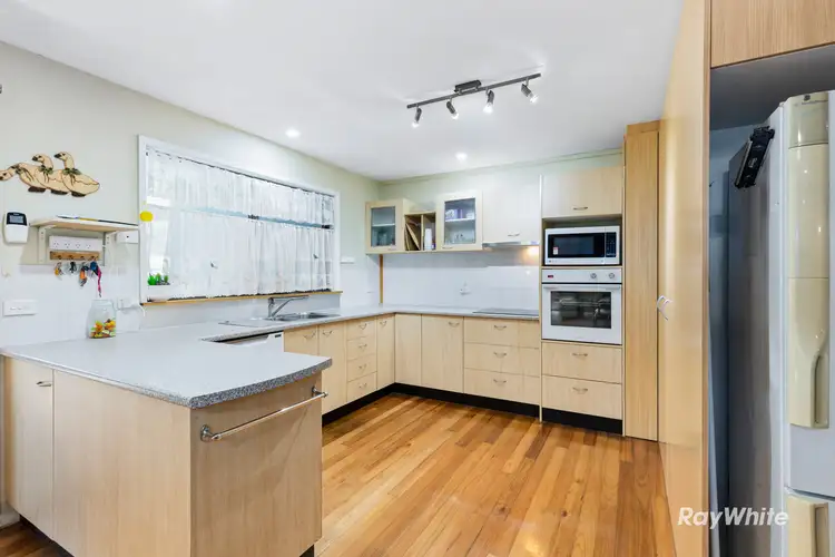 24 Tomakin Place