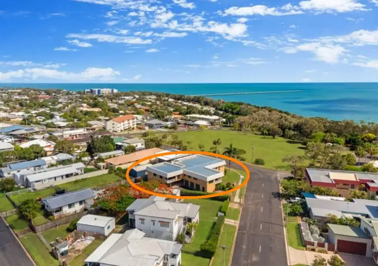 4/6 Dayman Street, Urangan QLD 4655