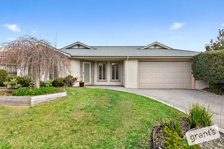 21 Deakin Court, Berwick VIC 3806