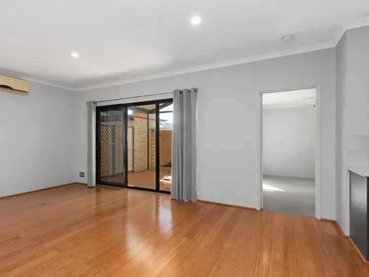 Fourth view of Homely unit listing, 6/1533B Albany Highway, Beckenham WA 6107