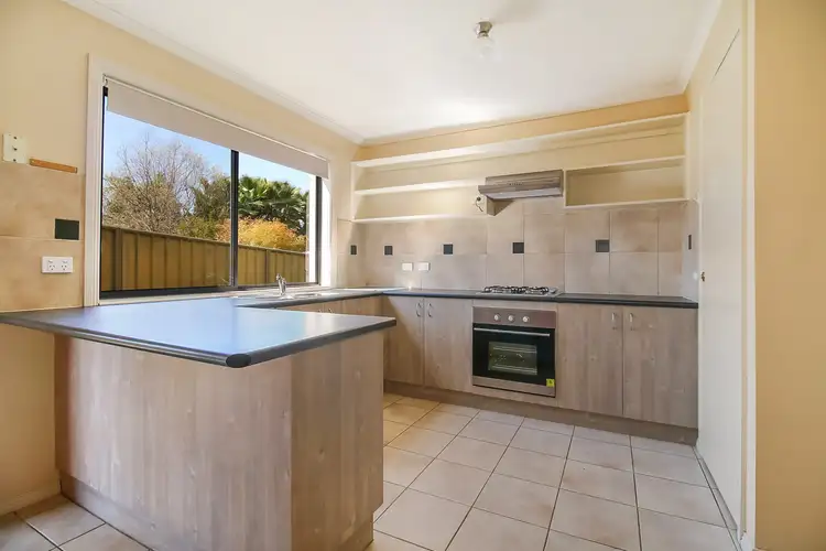 Fifth view of Homely townhouse listing, 2/72 Nightingale Avenue, West Wodonga VIC 3690