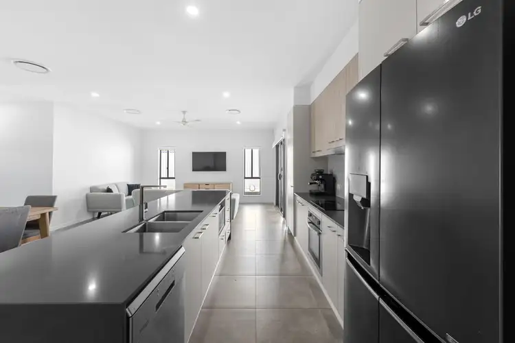 6 Mirinae Circuit, Pimpama QLD 4209