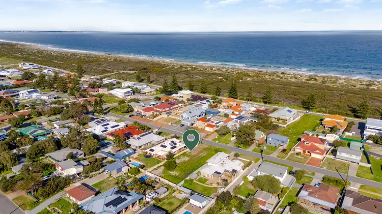12 Erlistoun Street, Golden Bay WA 6174