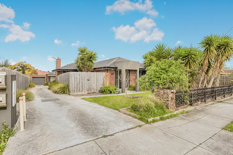 1/16 Clarendon Street, Cranbourne VIC 3977
