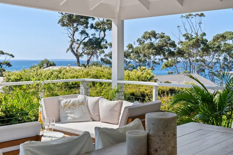 4 Shipton Crescent, Mollymook NSW 2539