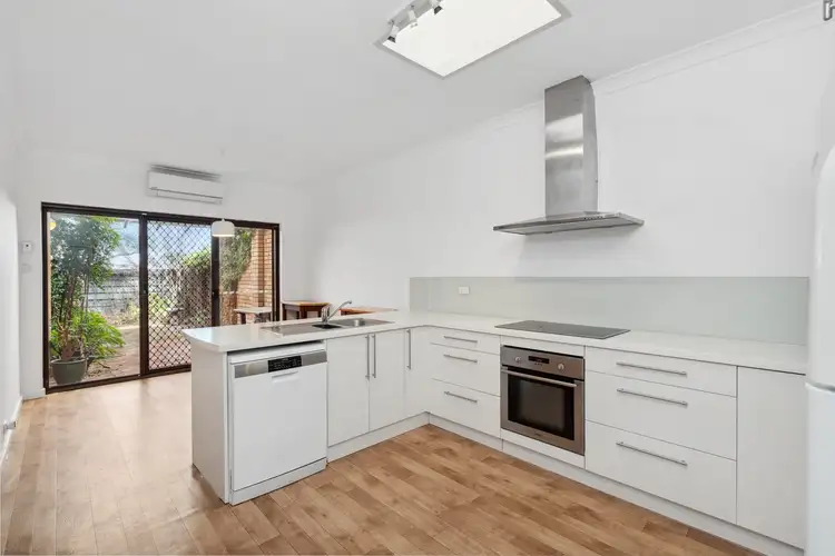 3/15 Burt Street