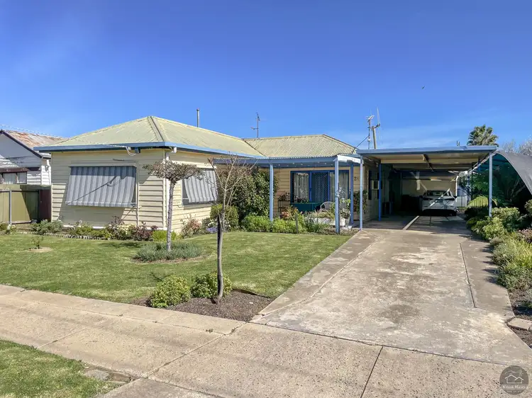 24 Michel Street