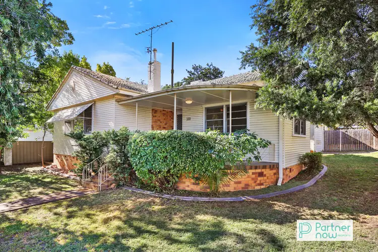 100 Napier Street, Tamworth NSW 2340