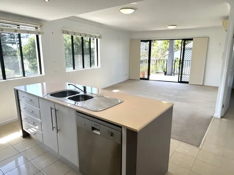 Fifth view of Homely unit listing, 2/11 Dix Street, Redcliffe QLD 4020