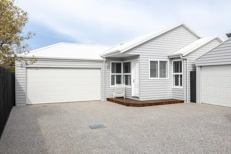 2/19 Langibanool Avenue, Hamlyn Heights VIC 3215