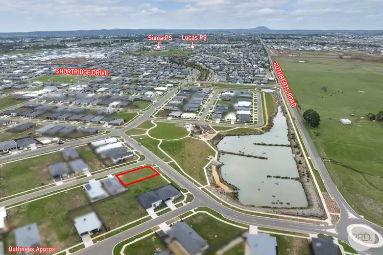 13 Lakeland Drive, Lucas VIC 3350