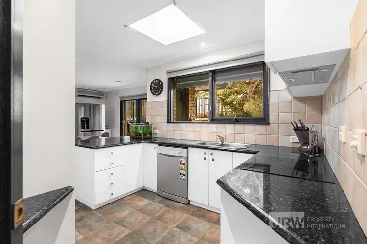 Fourth view of Homely house listing, 2 Kent Court, Glen Waverley VIC 3150