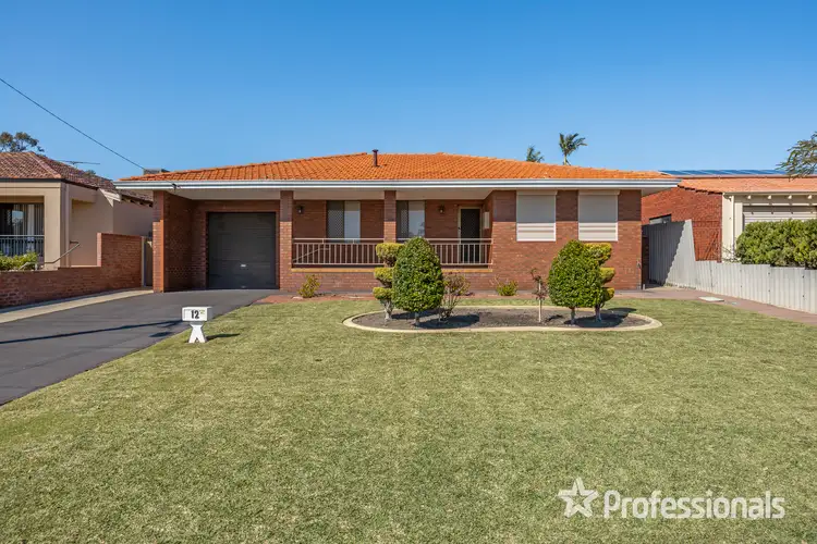 12 Brookland Crescent, Marangaroo WA 6064