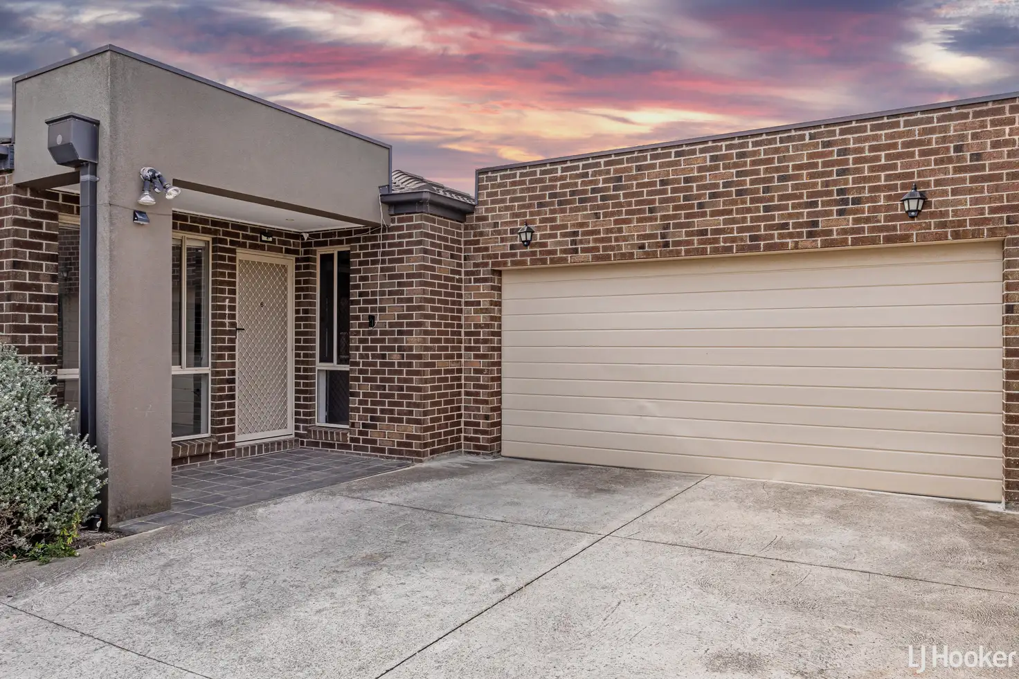 Main view of Homely house listing, 6/12 Fishburn Grove, Harkness VIC 3337