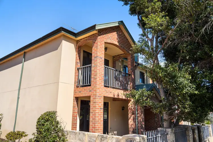 2/155 Marmion Street, Fremantle WA 6160