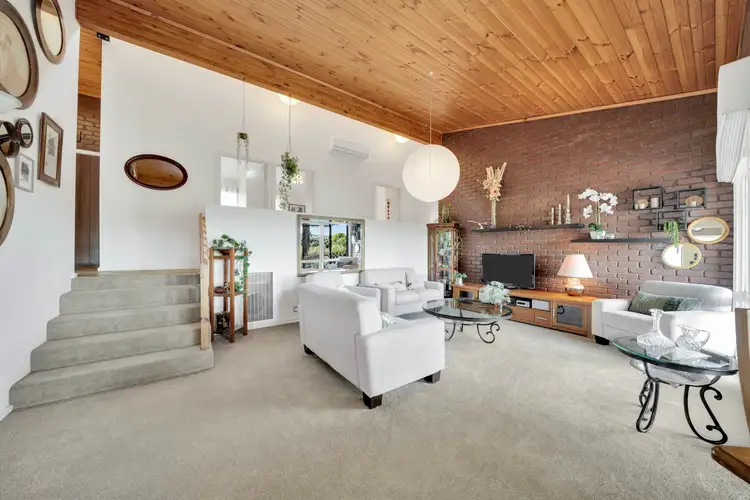Sixth view of Homely house listing, 5 Van Court, Gladstone Park VIC 3043