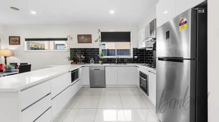 Second view of Homely house listing, 10 Water Lily Circuit, Craigieburn VIC 3064