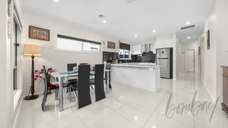 Fifth view of Homely house listing, 10 Water Lily Circuit, Craigieburn VIC 3064