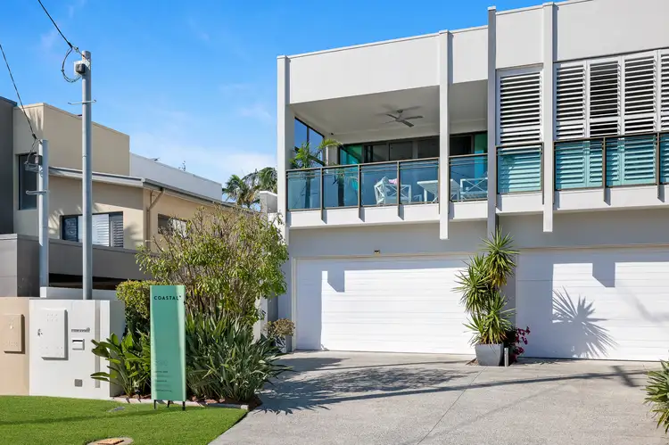 1/8 Eider Avenue, Paradise Point QLD 4216