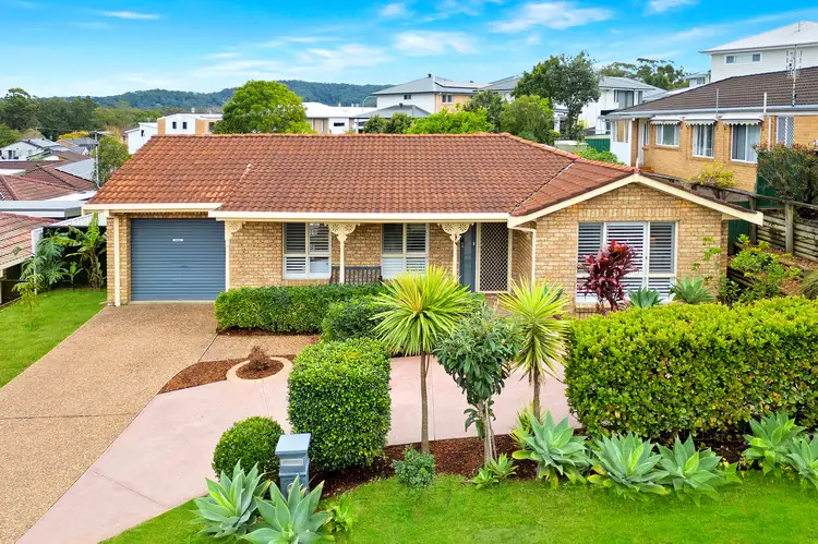 9 James Sea Drive, Green Point NSW 2251