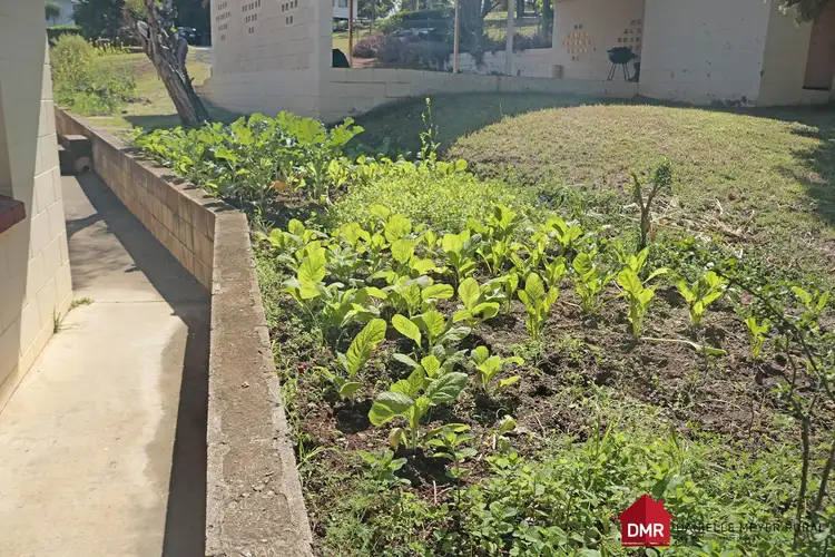 Fourth view of Homely flat listing, 1-3/98 Lyons Street, Mundubbera QLD 4626