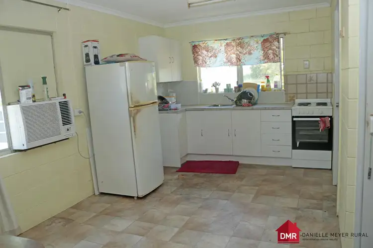 Sixth view of Homely flat listing, 1-3/98 Lyons Street, Mundubbera QLD 4626