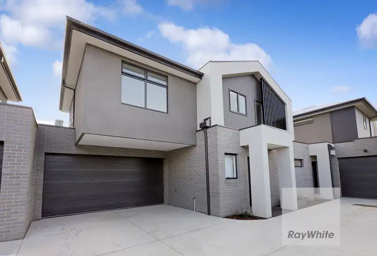 106 Bowes Avenue