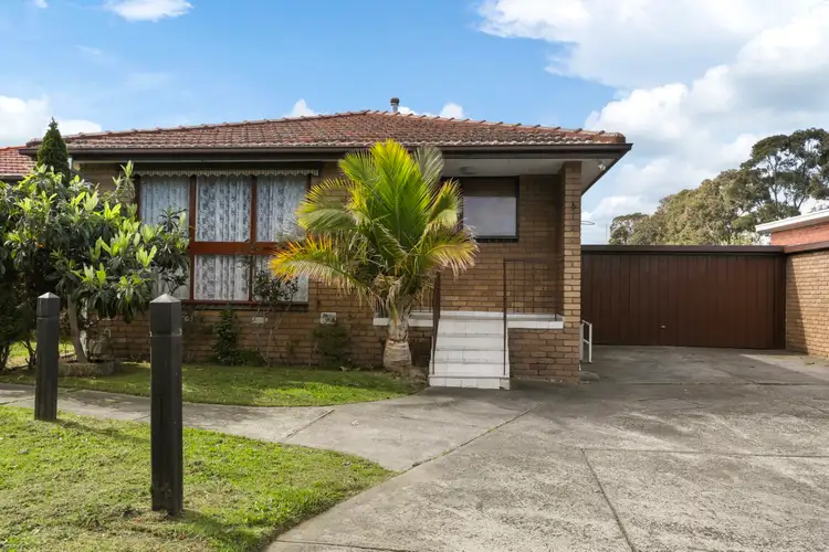 83 View Road