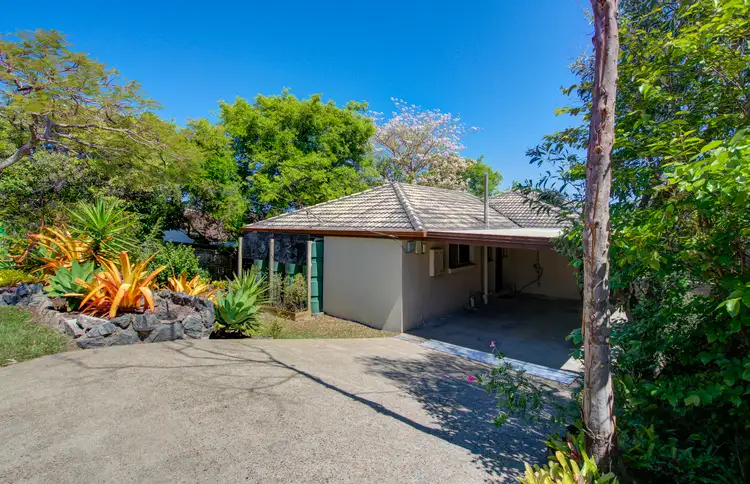 585 Cavendish Road, Coorparoo QLD 4151