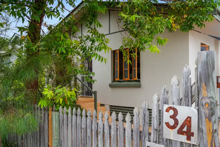 34 Hughes Street, Hermit Park QLD 4812