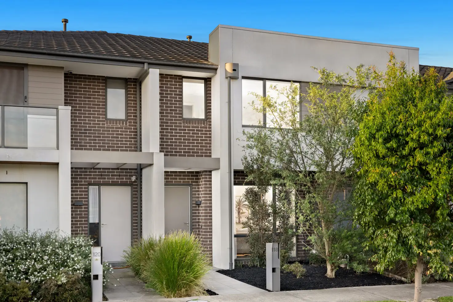 Main view of Homely townhouse listing, 118 Harcrest Boulevard, Wantirna South VIC 3152