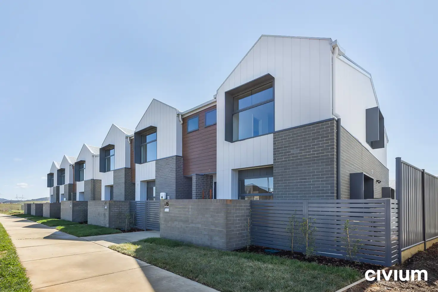 Main view of Homely townhouse listing, 282 Pro Hart Avenue, Strathnairn ACT 2615