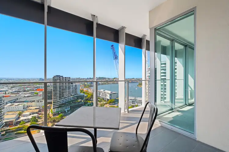 2302/30 Festival Place, Newstead QLD 4006
