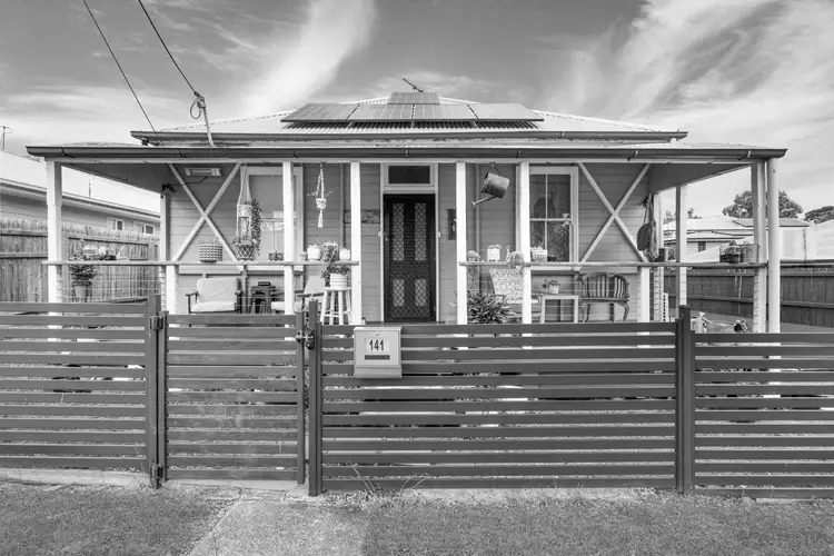 141 Glebe Road, Silkstone QLD 4304