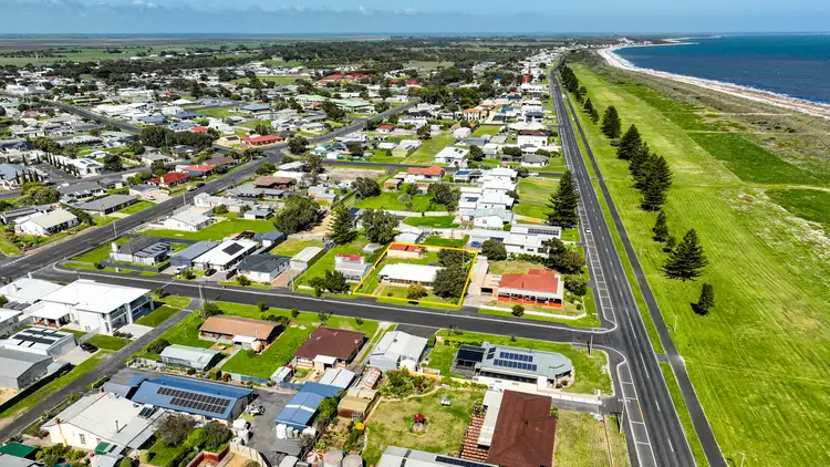 Second view of Homely house listing, 7 Coulthard Street, Kingston Se SA 5275