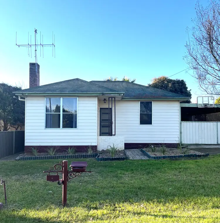 4 Sheahan, Cowra NSW 2794