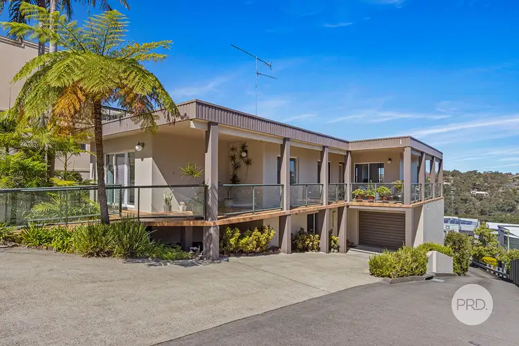 1 Tea Tree Place  (Off Woodlands Avenue), Lugarno NSW 2210