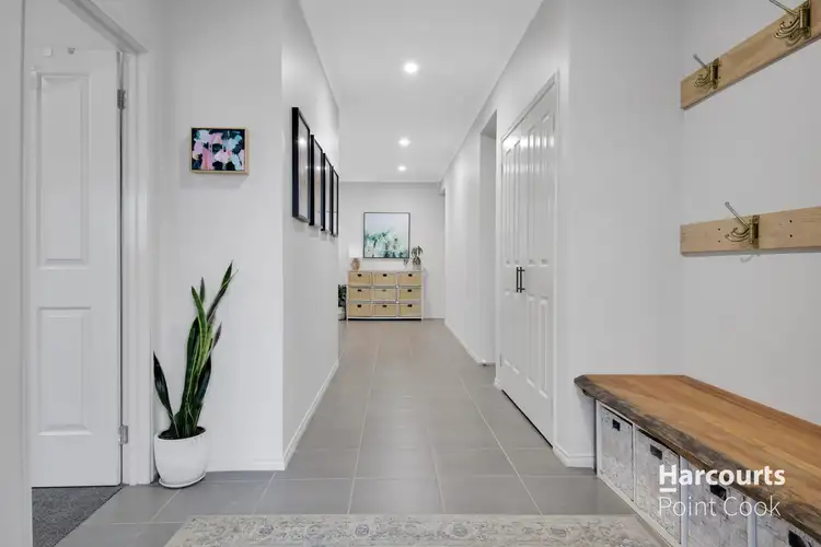 Sixth view of Homely house listing, 10 Yaramba Boulevard, Point Cook VIC 3030