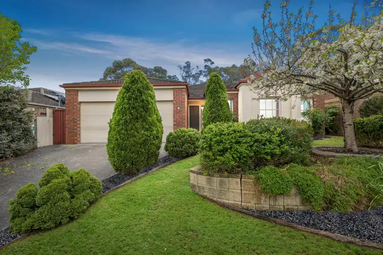 13 Monastery Close, Wantirna South VIC 3152