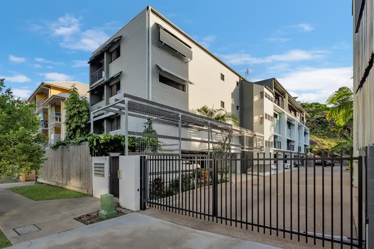 2/9 Carter Street, North Ward QLD 4810
