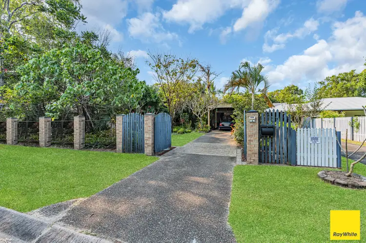 4 Baronia Crescent, Holloways Beach QLD 4878
