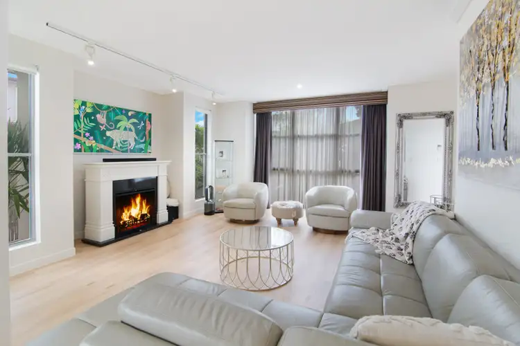 45 Harbour Rise, Hope Island QLD 4212
