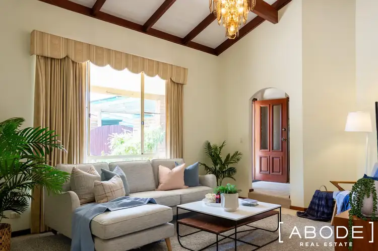4/3 Bridges Road, Melville WA 6156