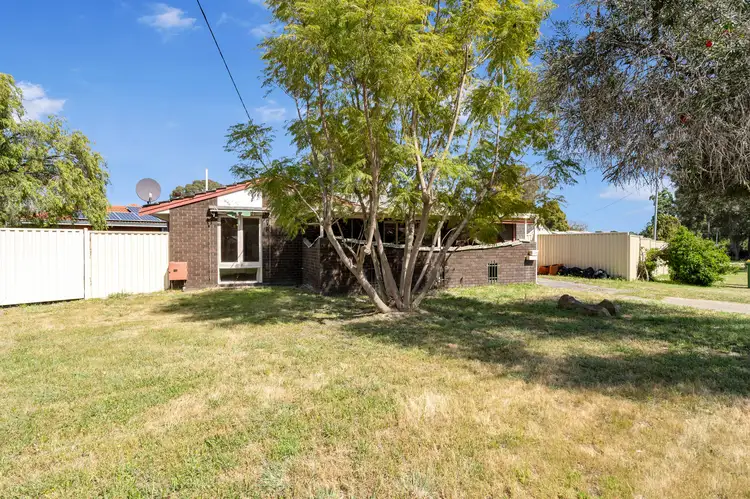 14 Stott Close