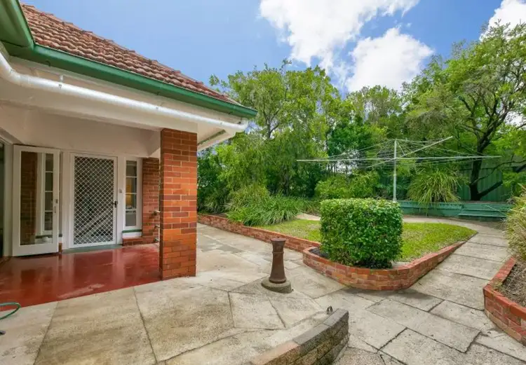 271 Buckland Road