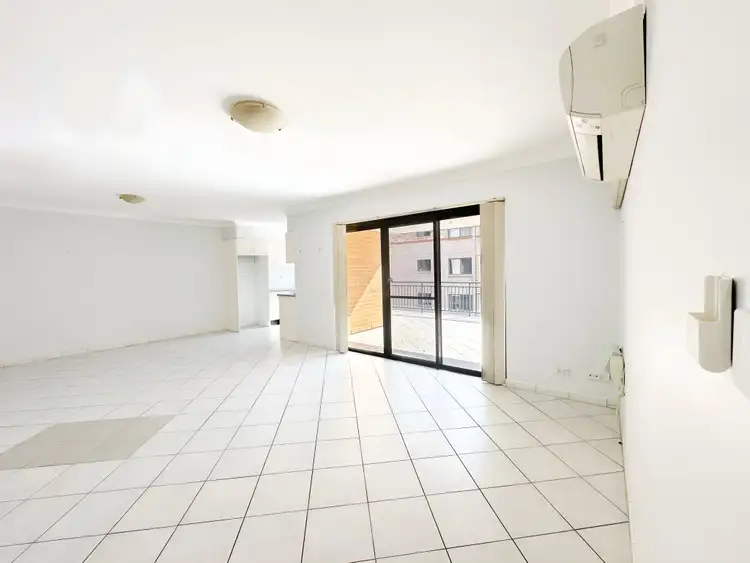 Main view of Homely unit listing, 10/4-6 Clifton Street, Blacktown NSW 2148