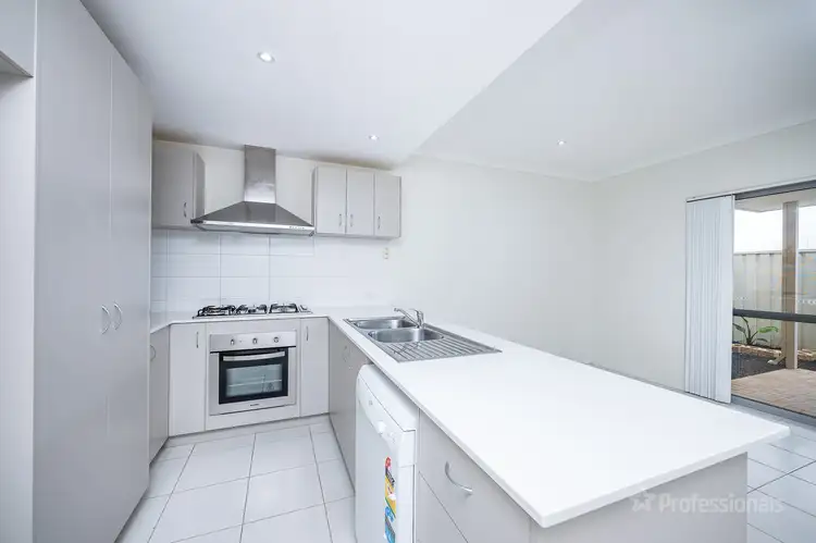 Seventh view of Homely house listing, 2 Portaferry Gardens, Ridgewood WA 6030